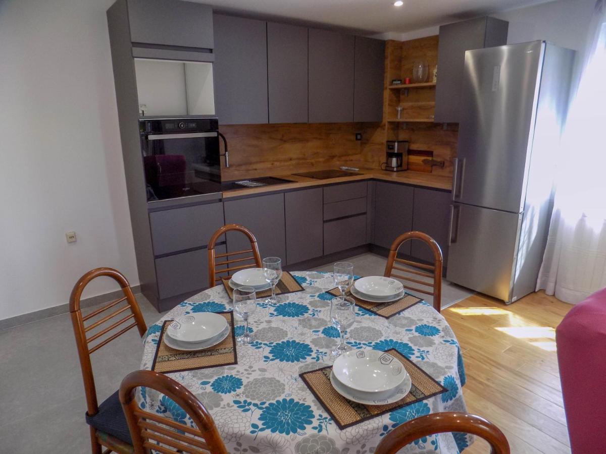 Oriella Apartmans And Room Novigrad Istria Eksteriør bilde